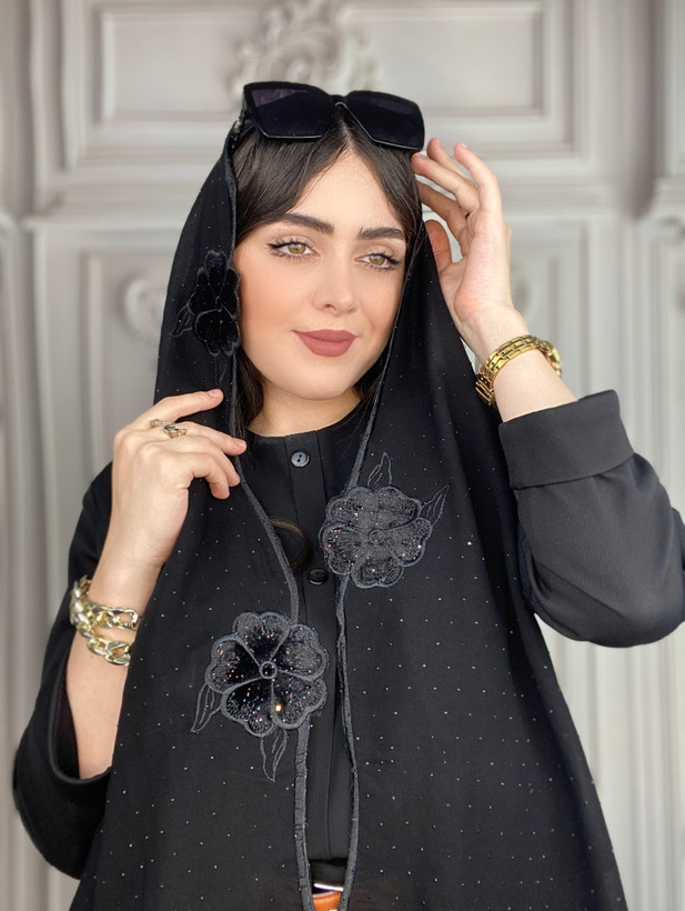 شال مشکی گلدوزی نگین دار